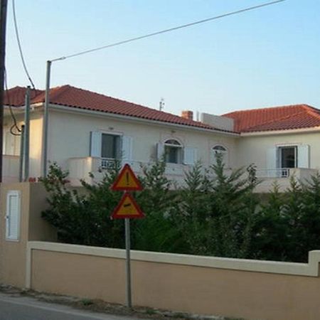 דירות Khelmáta Theasis House מראה חיצוני תמונה